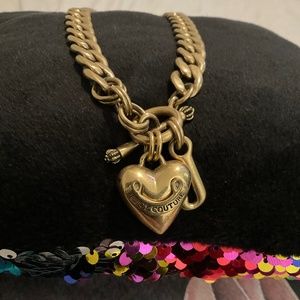 Juicy contour gold tone necklace
